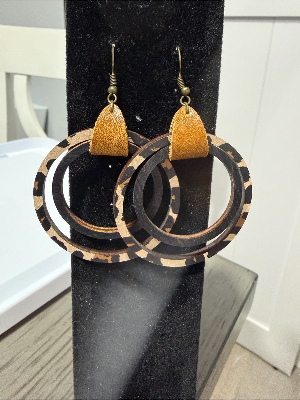 Leather Double-Hoop Leopard Print Drop Earrings - Brown